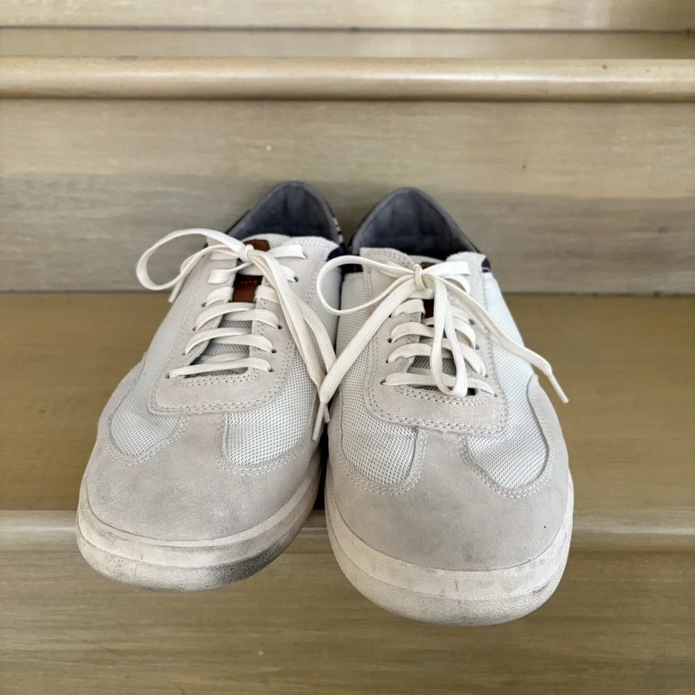 OluKai Punini Off White Aloha 10514-18HA Men's Size 11.5 White Floral Grey Cream
